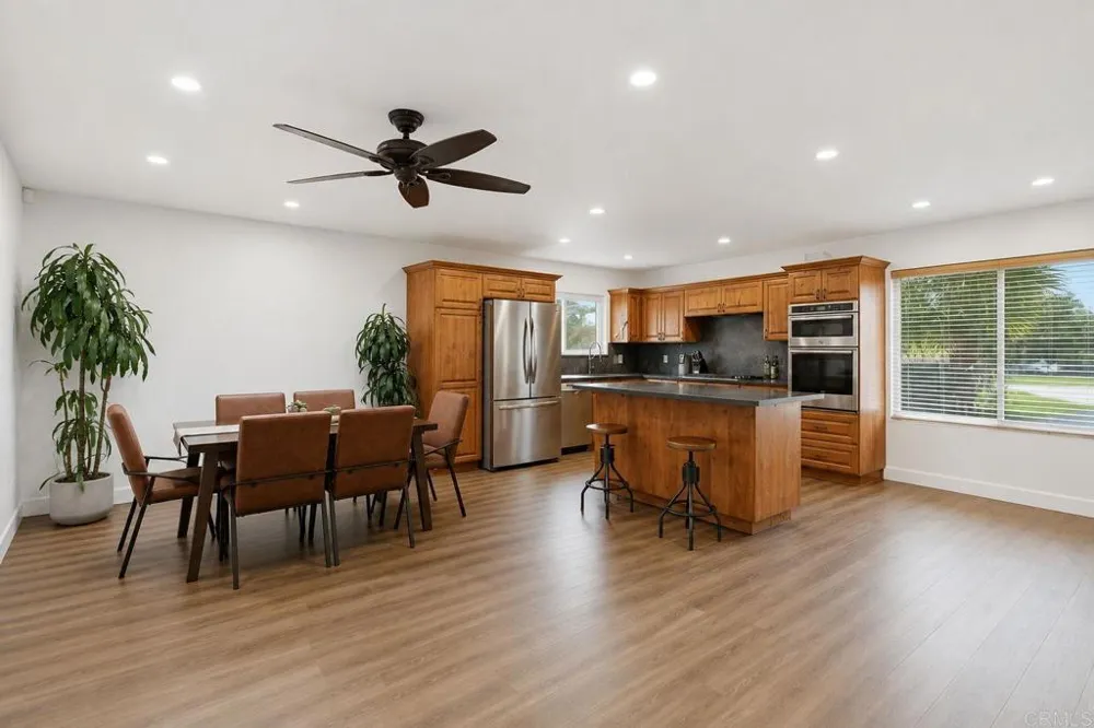 1682 E Washington Avenue Escondido, CA 92027