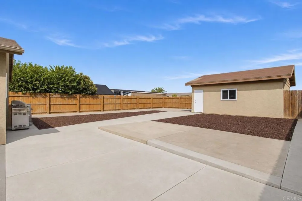 1682 E Washington Avenue Escondido, CA 92027
