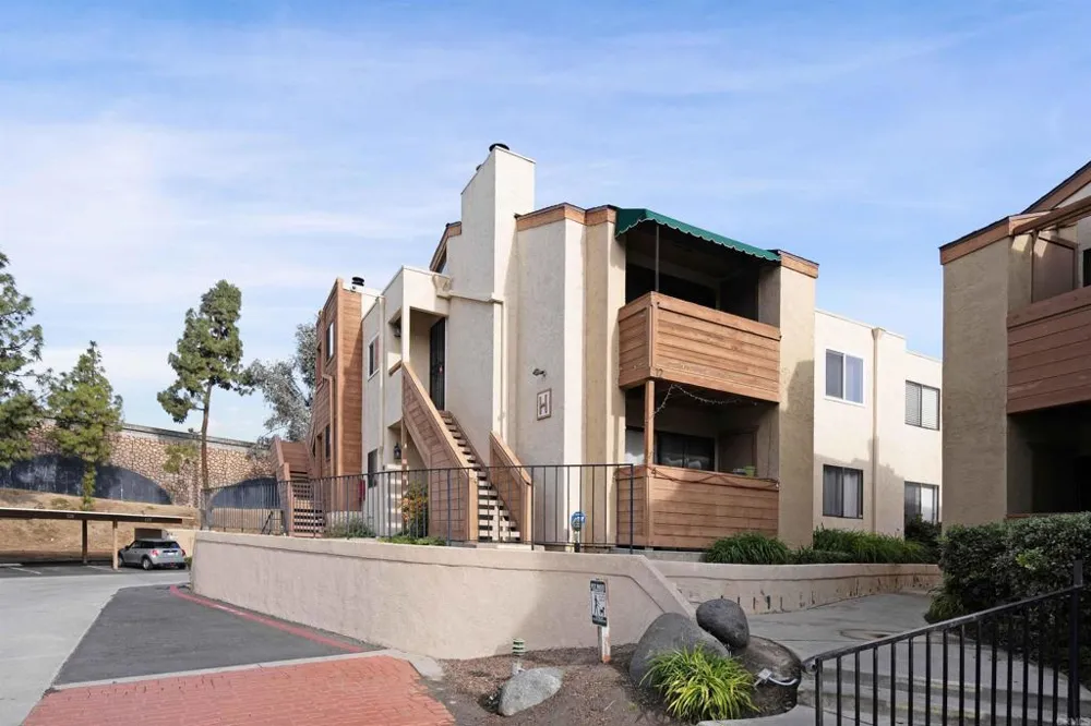 2920 Briarwood Road #H12 Bonita, CA 91902