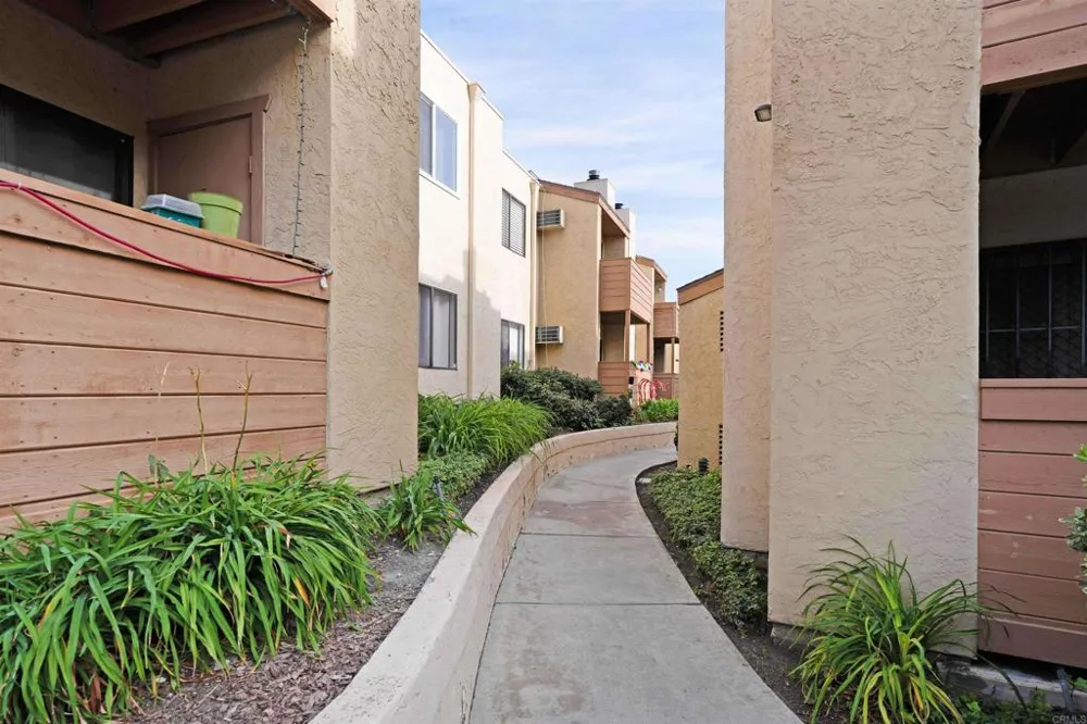 2920 Briarwood Road #H12 Bonita, CA 91902