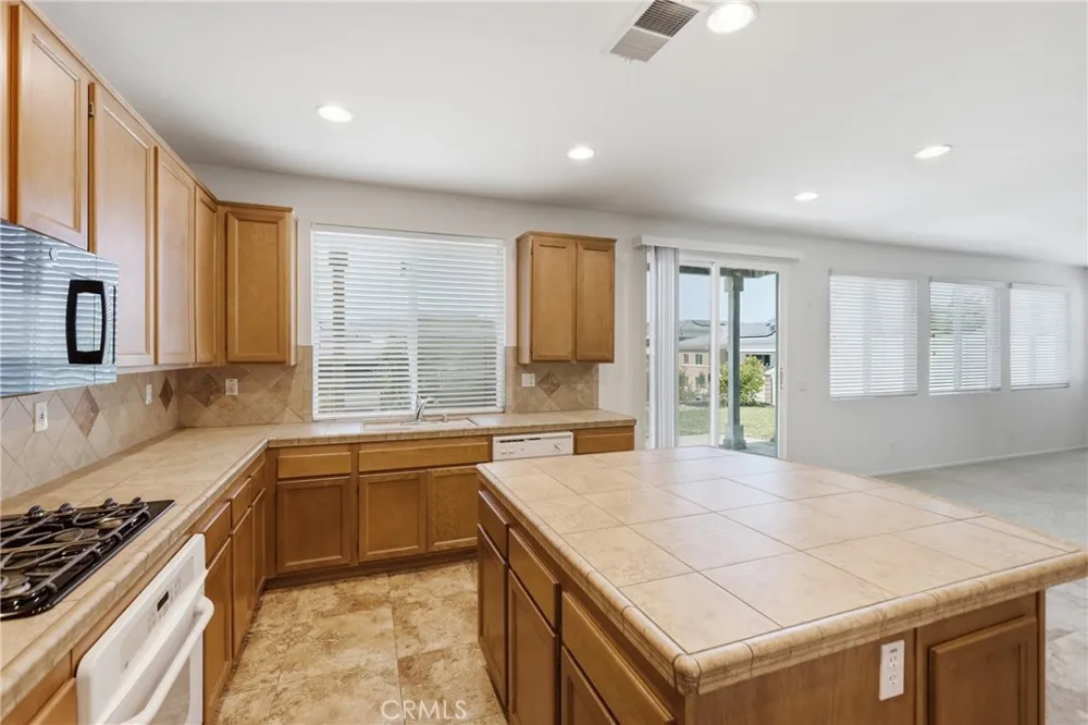 41726 Grand View Drive Murrieta, CA 92562