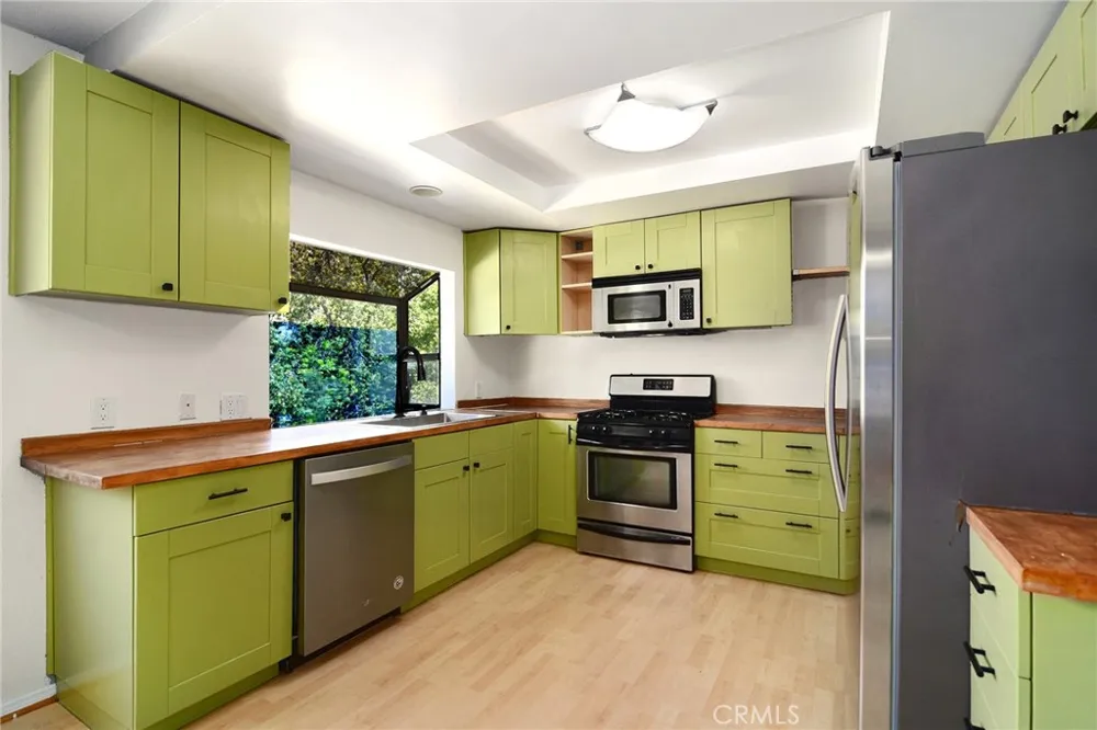 18739 Hatteras Street #55 Tarzana, CA 91356
