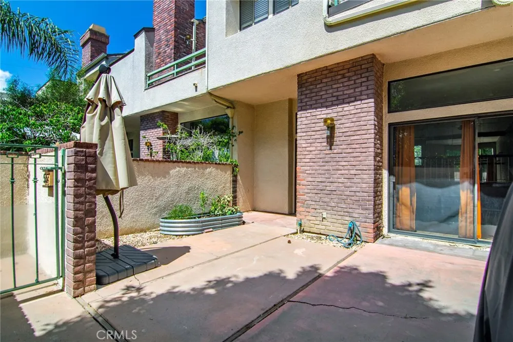 18739 Hatteras Street #55 Tarzana, CA 91356