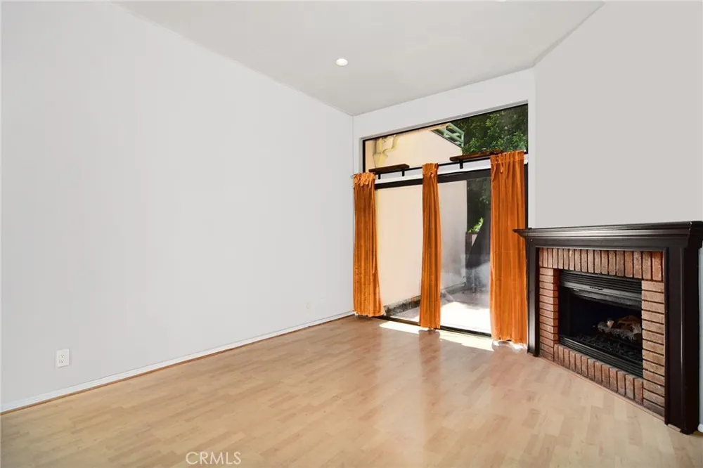 18739 Hatteras Street #55 Tarzana, CA 91356