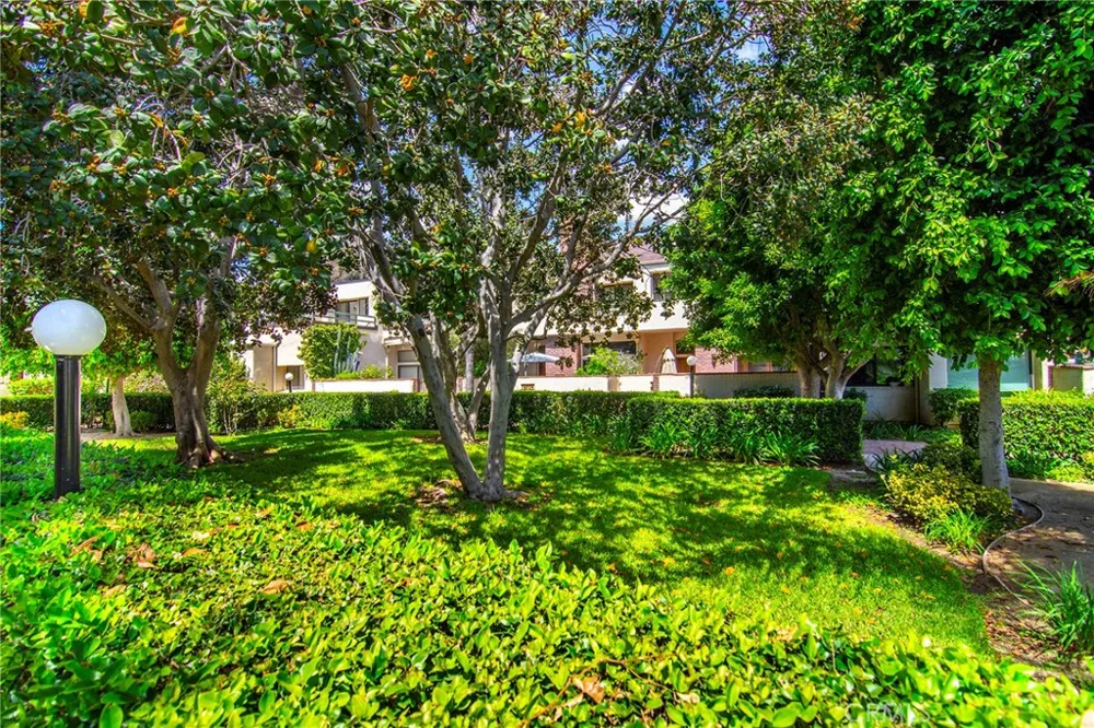 18739 Hatteras Street #55 Tarzana, CA 91356