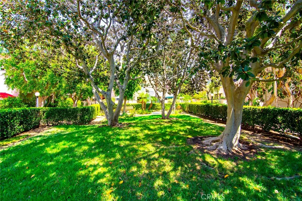 18739 Hatteras Street #55 Tarzana, CA 91356