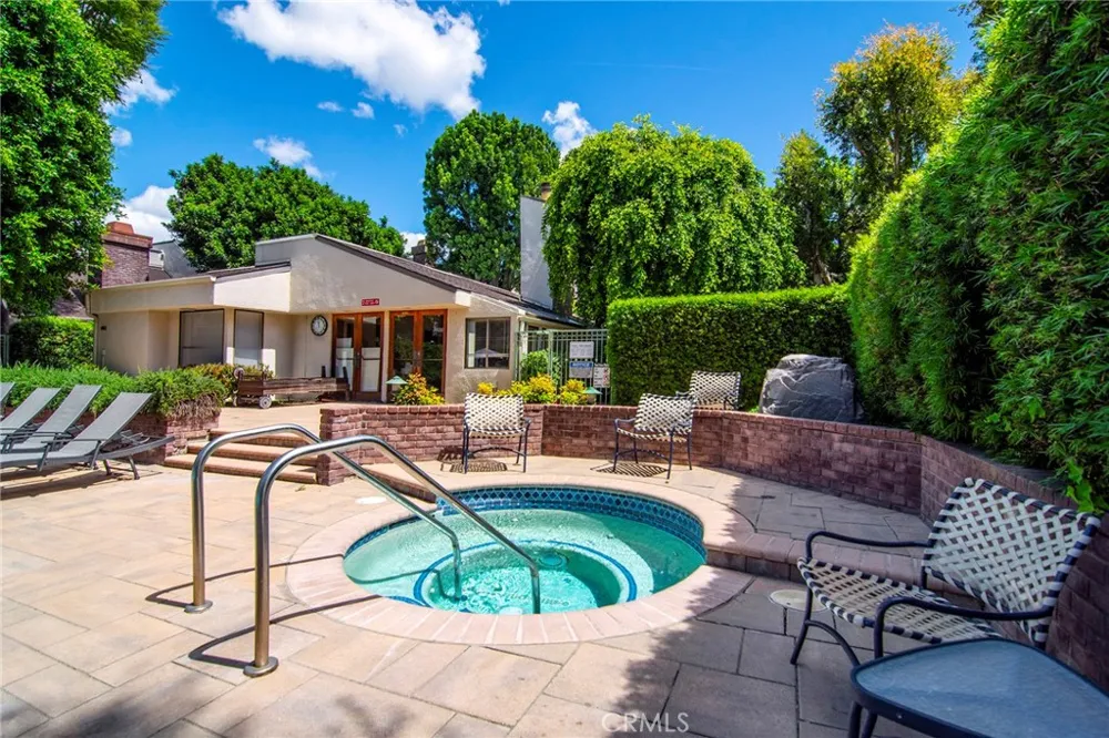 18739 Hatteras Street #55 Tarzana, CA 91356