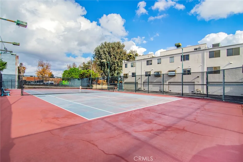 18739 Hatteras Street #55 Tarzana, CA 91356