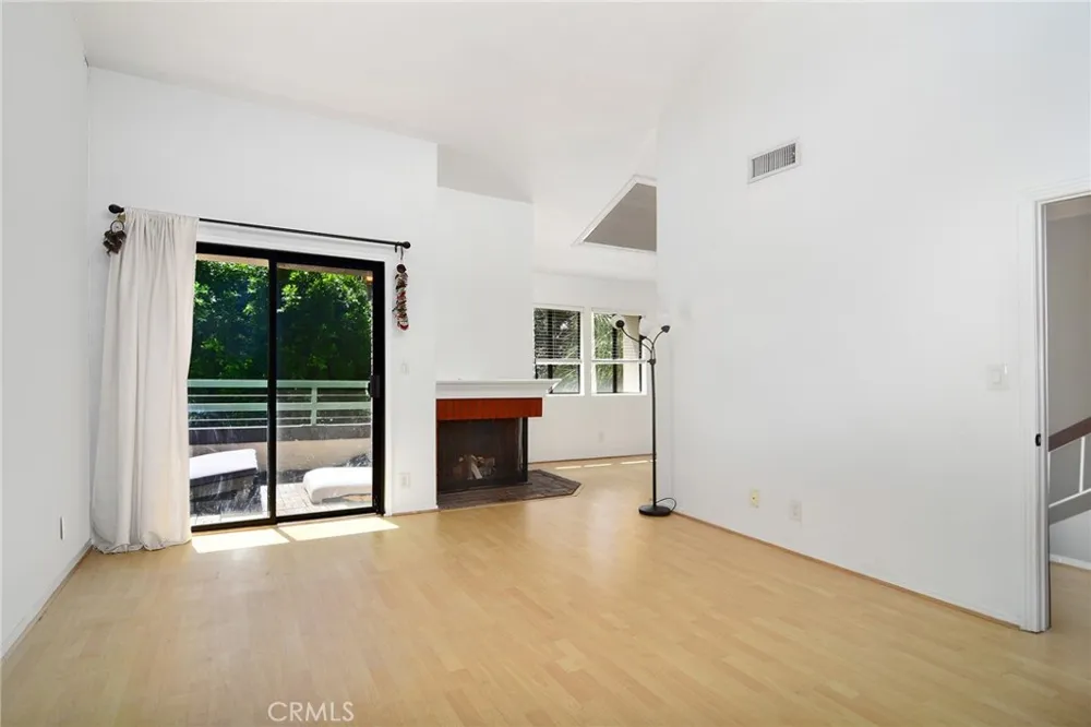 18739 Hatteras Street #55 Tarzana, CA 91356
