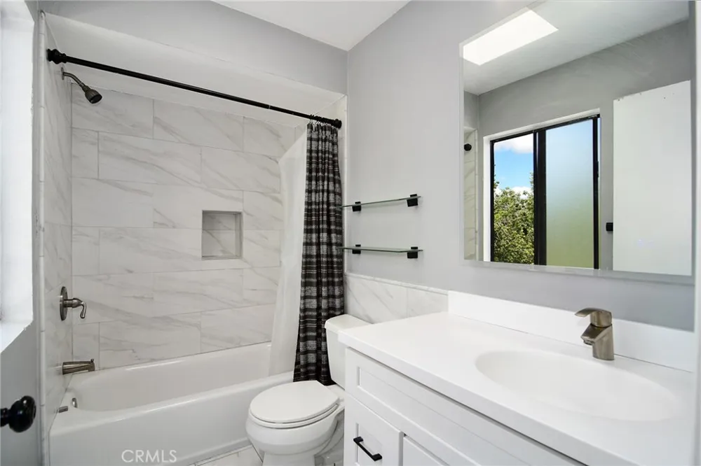 18739 Hatteras Street #55 Tarzana, CA 91356