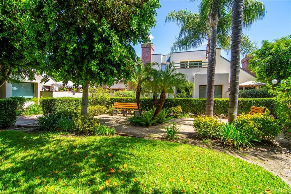 18739 Hatteras Street #55 Tarzana, CA 91356