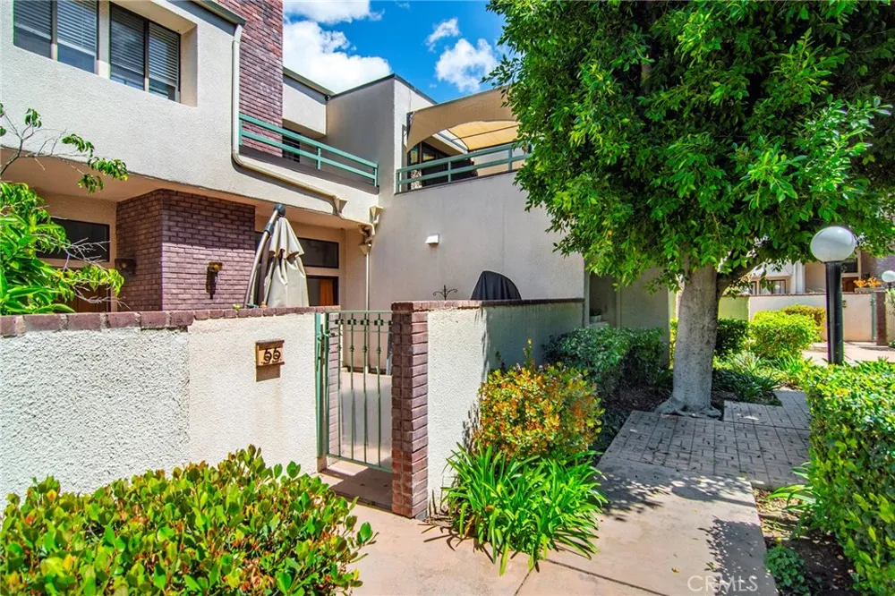 18739 Hatteras Street #55 Tarzana, CA 91356