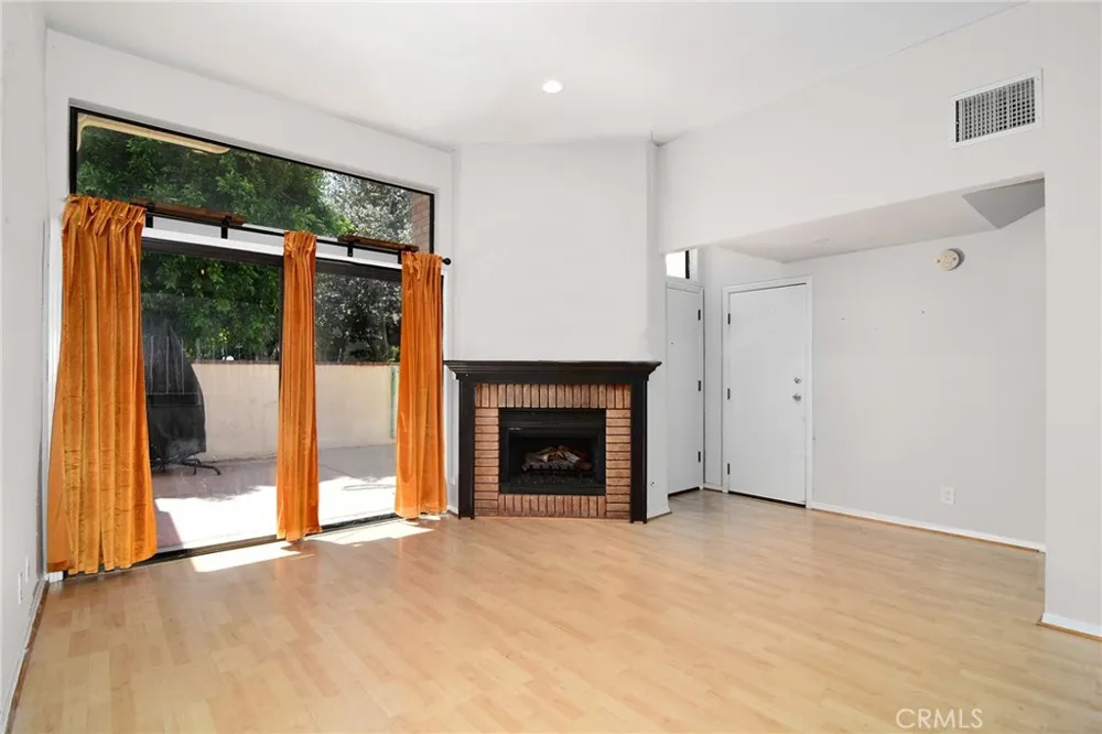 18739 Hatteras Street #55 Tarzana, CA 91356