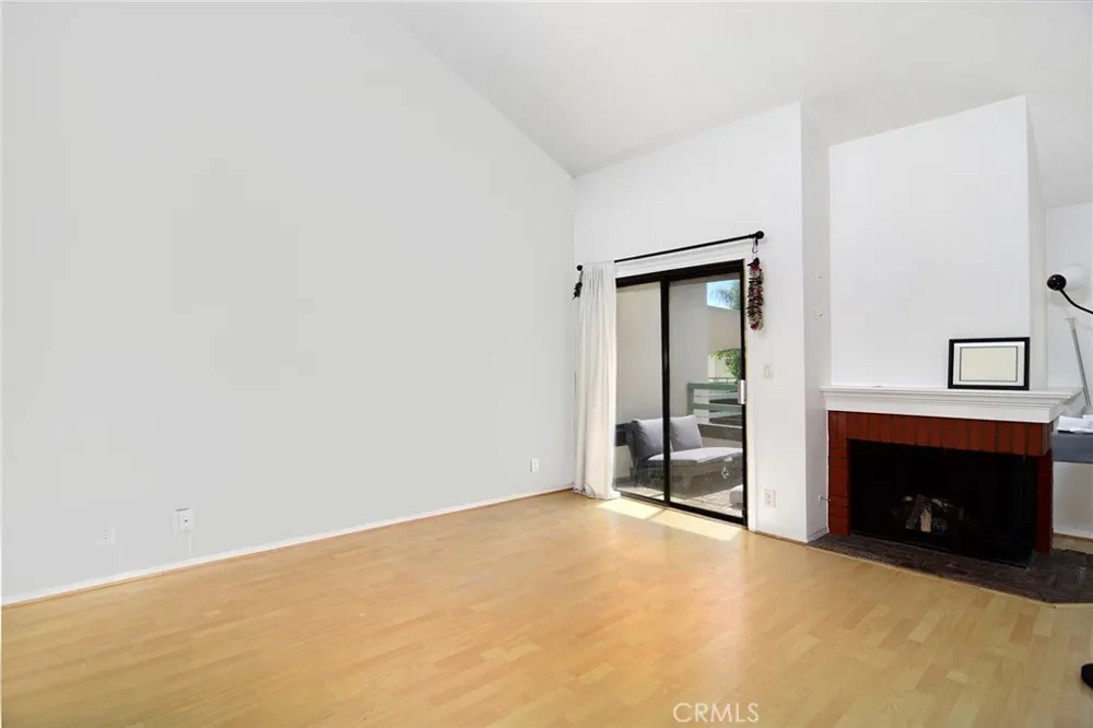 18739 Hatteras Street #55 Tarzana, CA 91356