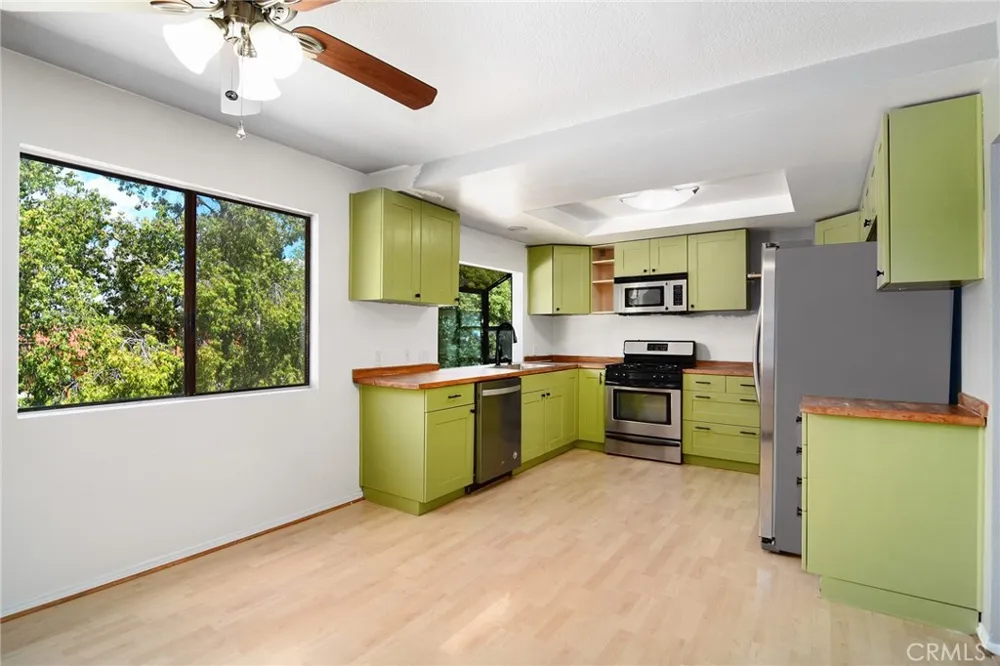 18739 Hatteras Street #55 Tarzana, CA 91356