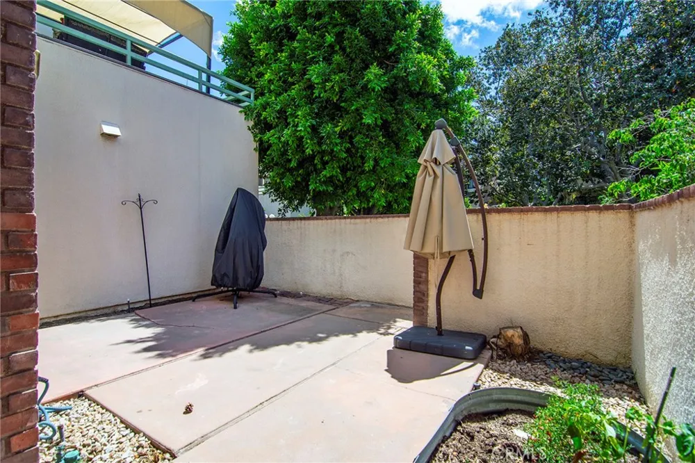 18739 Hatteras Street #55 Tarzana, CA 91356