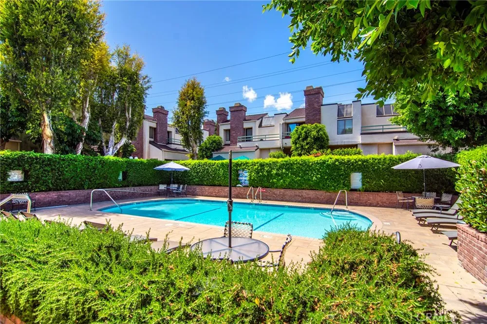 18739 Hatteras Street #55 Tarzana, CA 91356