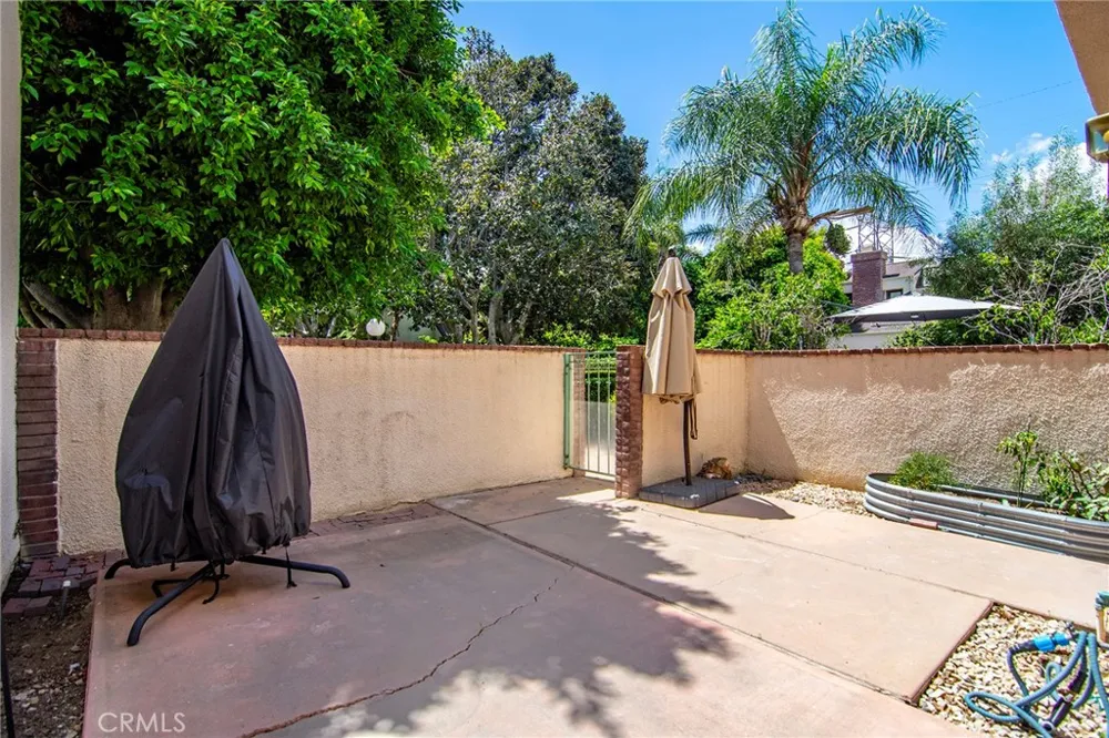 18739 Hatteras Street #55 Tarzana, CA 91356