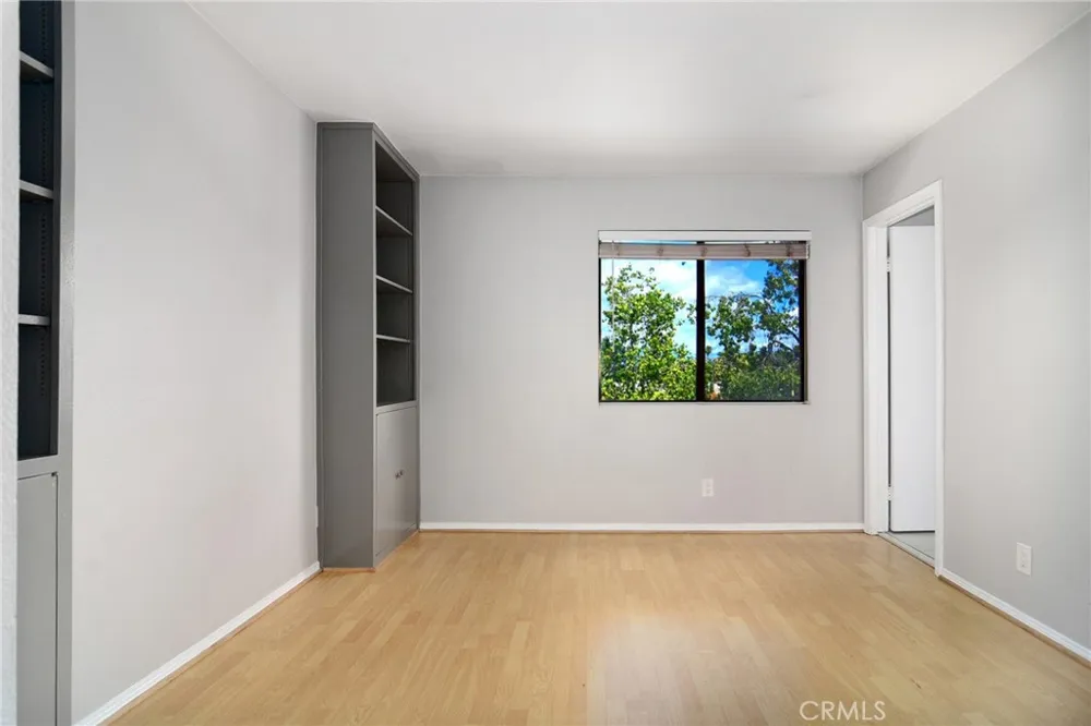 18739 Hatteras Street #55 Tarzana, CA 91356