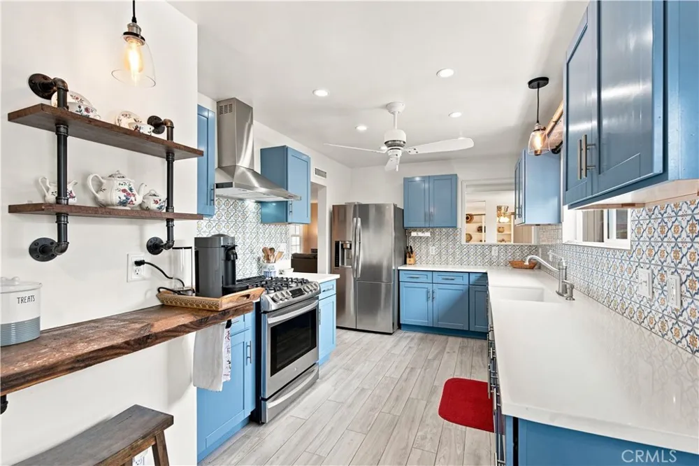 11804 Wilkie Hawthorne, CA 90250