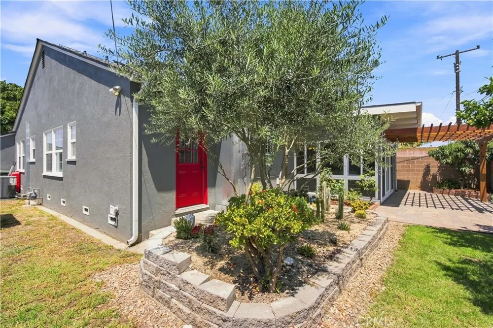 11804 Wilkie Hawthorne, CA 90250