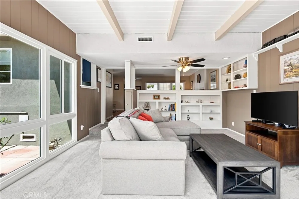 11804 Wilkie Hawthorne, CA 90250