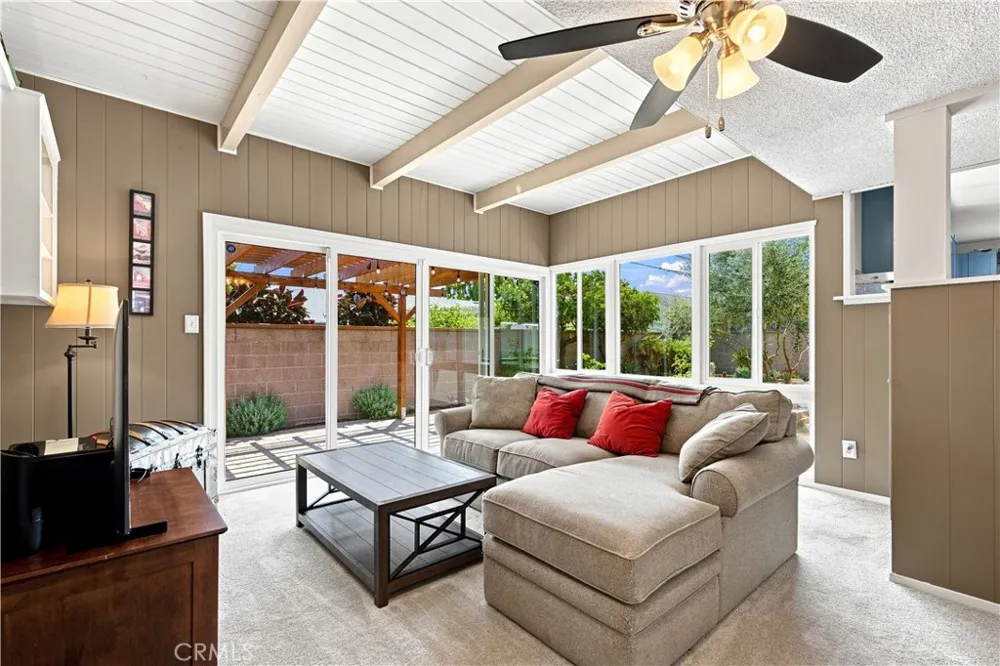 11804 Wilkie Hawthorne, CA 90250