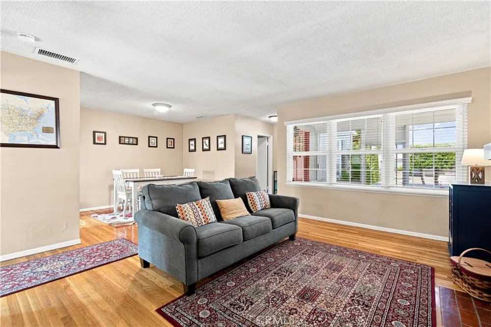 11804 Wilkie Hawthorne, CA 90250