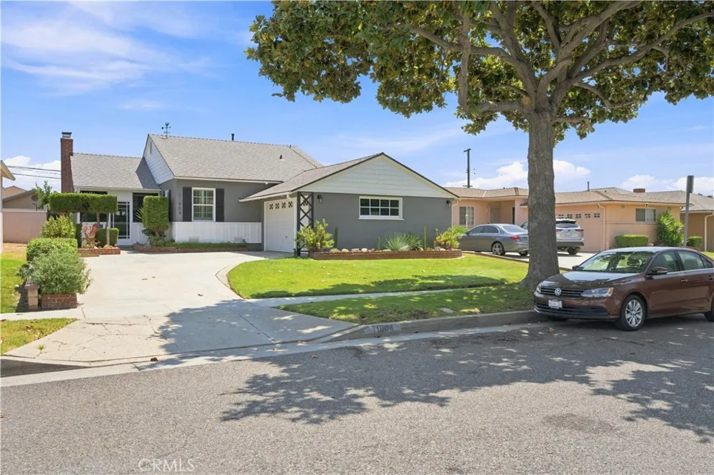 11804 Wilkie Hawthorne, CA 90250