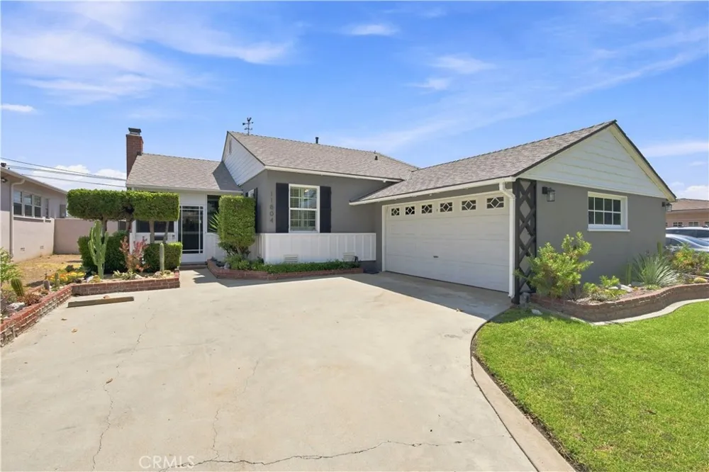 11804 Wilkie Hawthorne, CA 90250