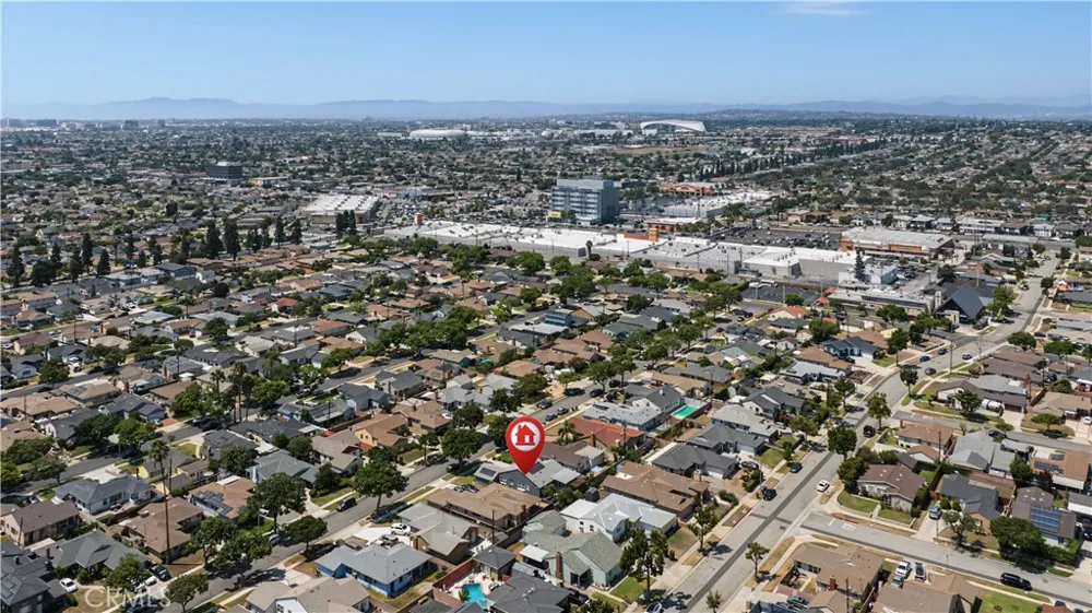 11804 Wilkie Hawthorne, CA 90250