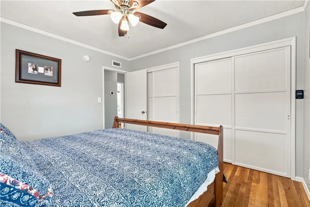 11804 Wilkie Hawthorne, CA 90250