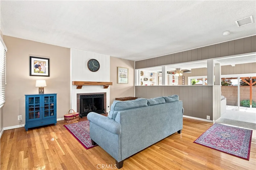 11804 Wilkie Hawthorne, CA 90250