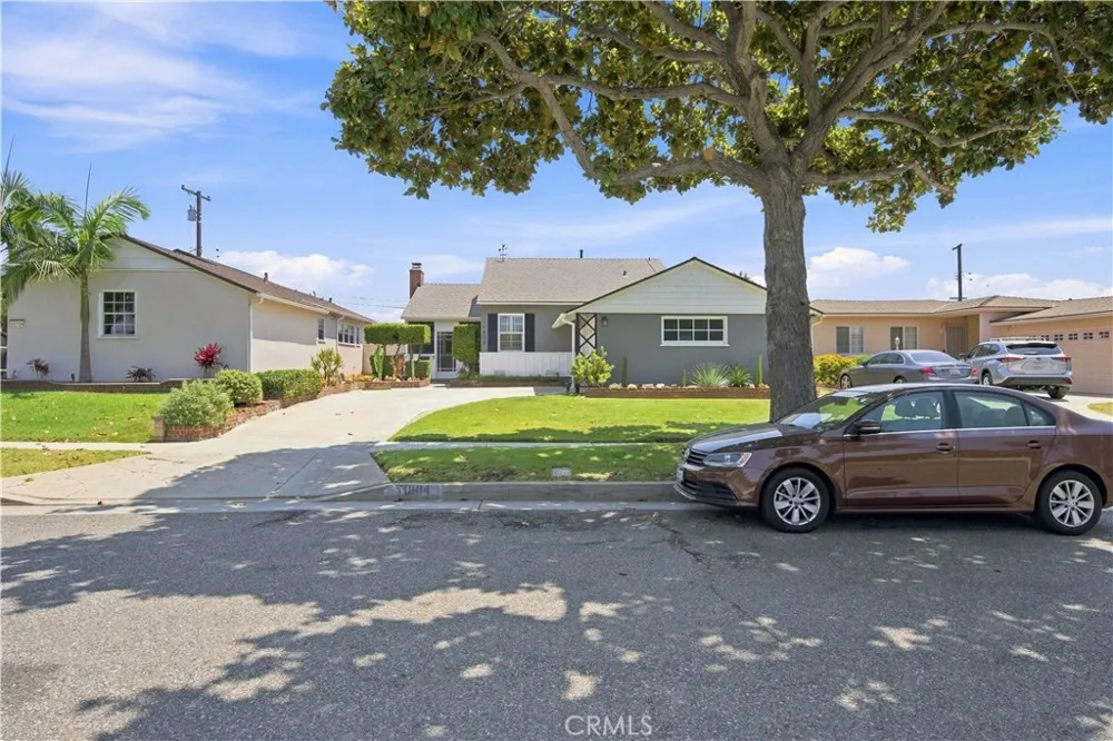 11804 Wilkie Hawthorne, CA 90250