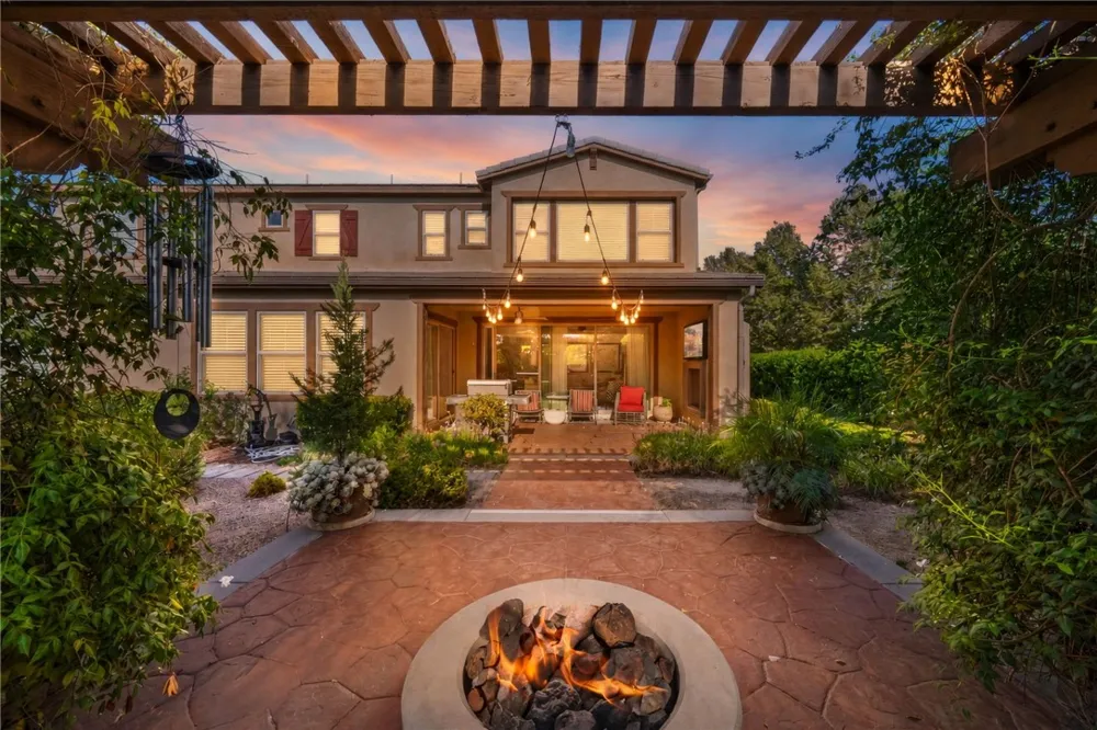 27925 Ladoga Menifee, CA 92585