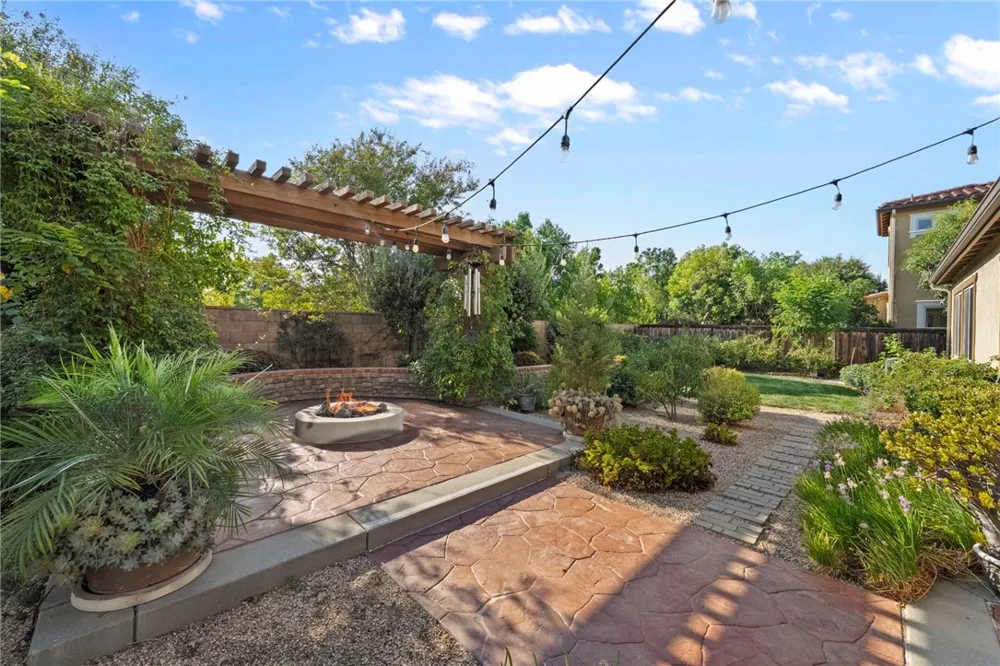 27925 Ladoga Menifee, CA 92585