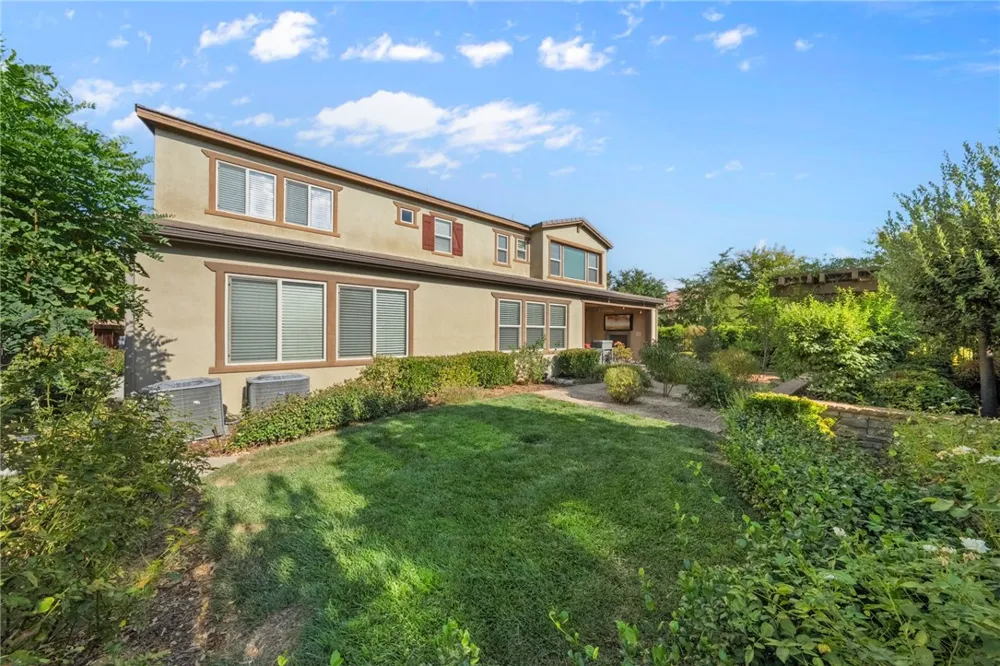 27925 Ladoga Menifee, CA 92585