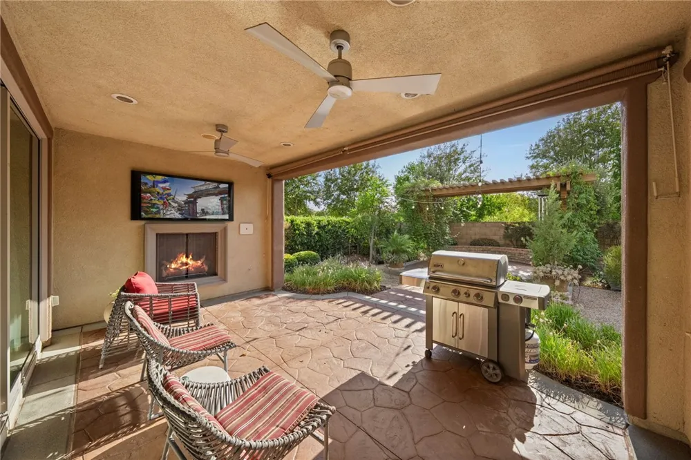 27925 Ladoga Menifee, CA 92585
