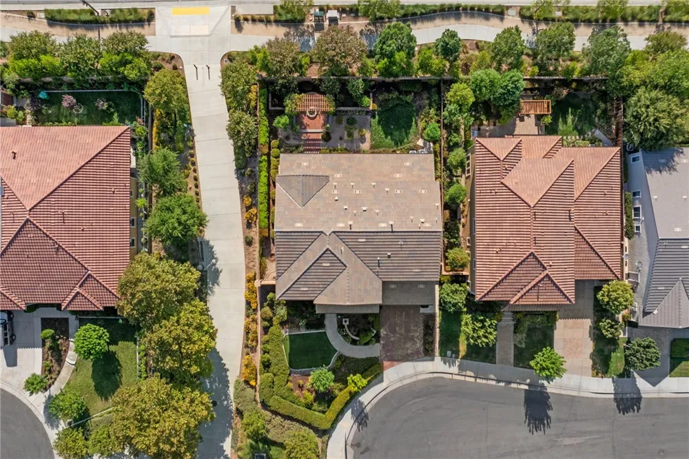 27925 Ladoga Menifee, CA 92585