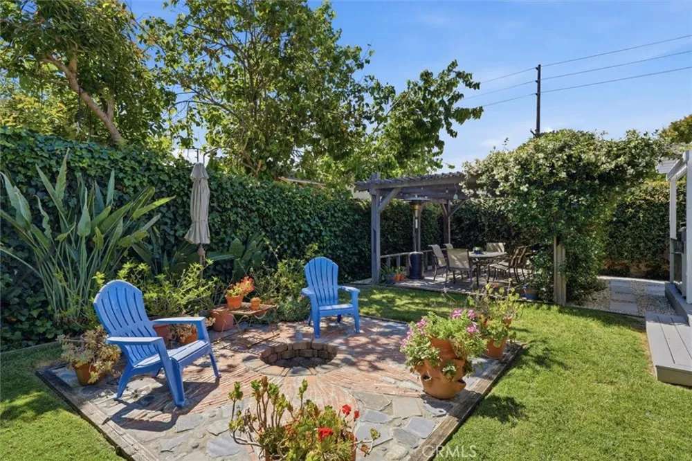 6530 Gaviota Avenue Lake Balboa, CA 91406