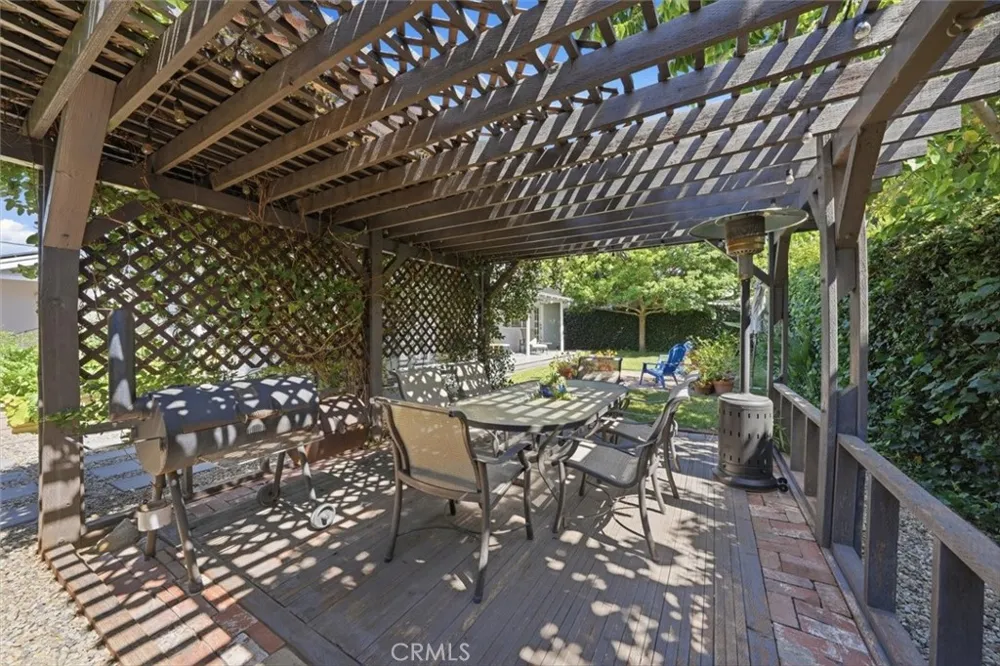 6530 Gaviota Avenue Lake Balboa, CA 91406