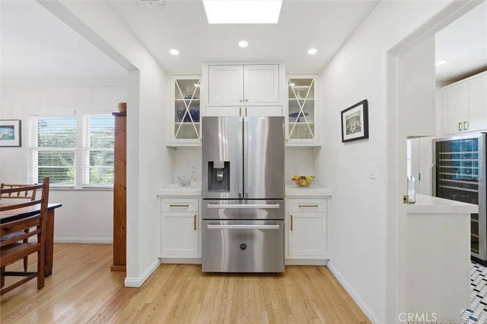 6530 Gaviota Avenue Lake Balboa, CA 91406