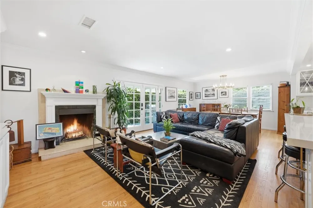 6530 Gaviota Avenue Lake Balboa, CA 91406