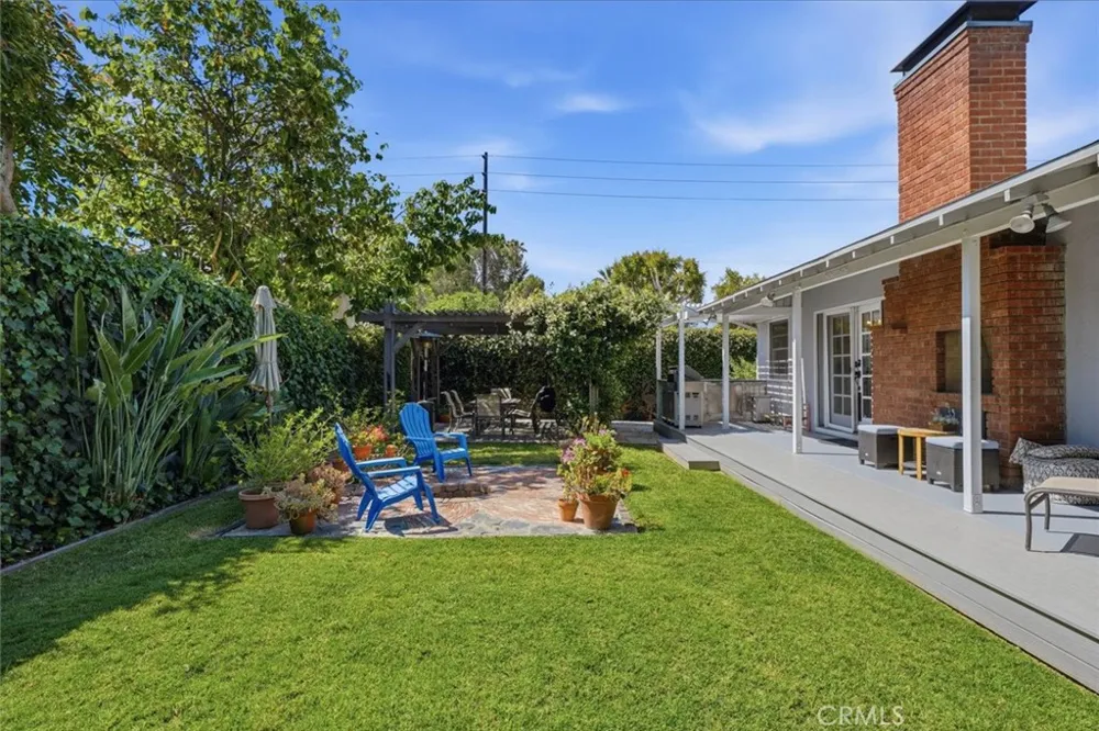 6530 Gaviota Avenue Lake Balboa, CA 91406