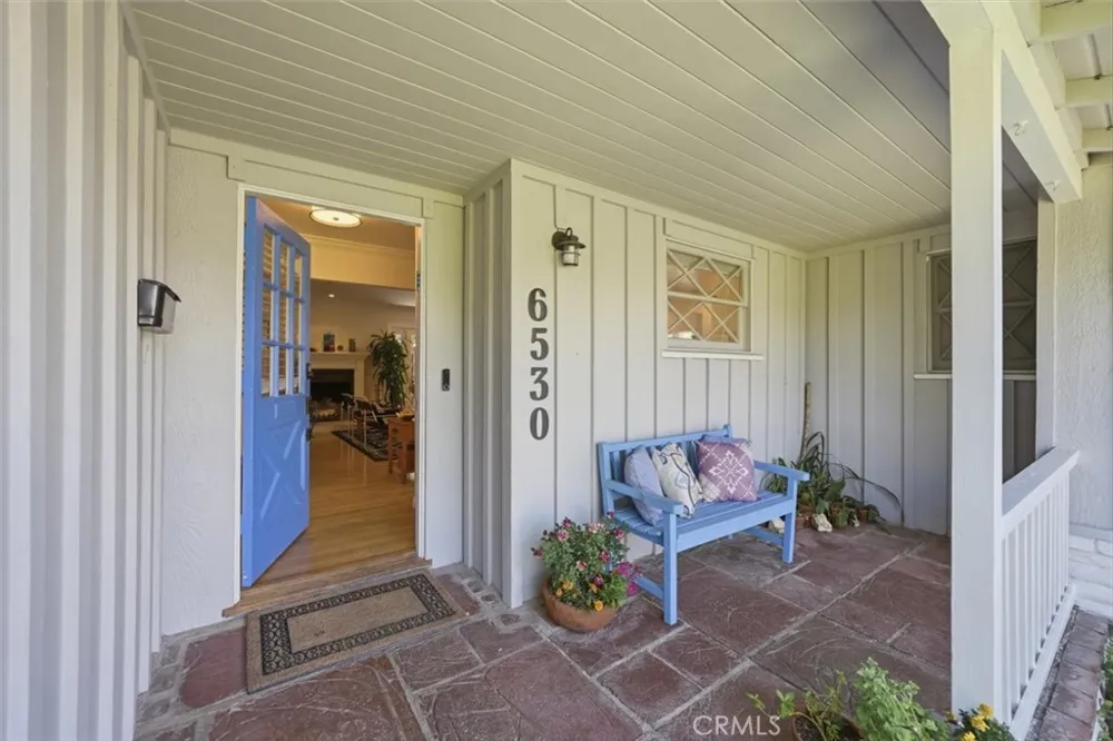 6530 Gaviota Avenue Lake Balboa, CA 91406