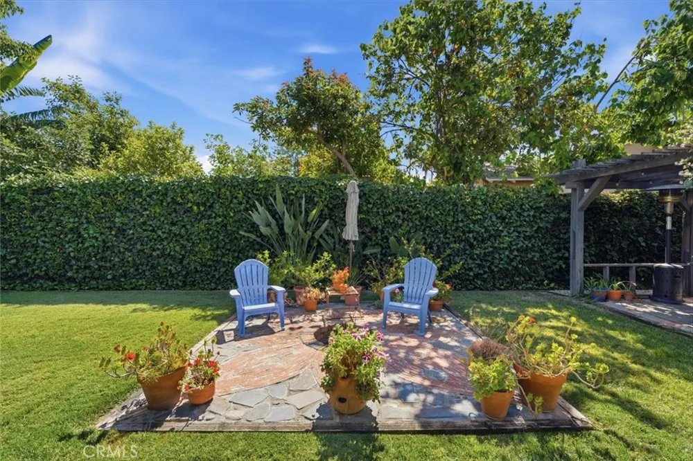 6530 Gaviota Avenue Lake Balboa, CA 91406