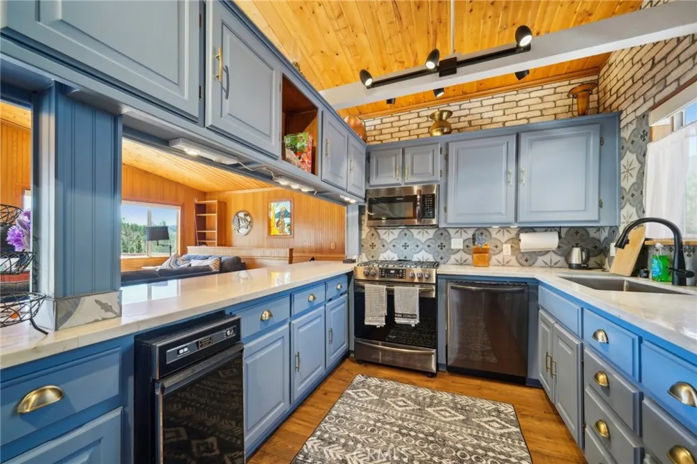 1179 Ridge Road Fawnskin, CA 92333