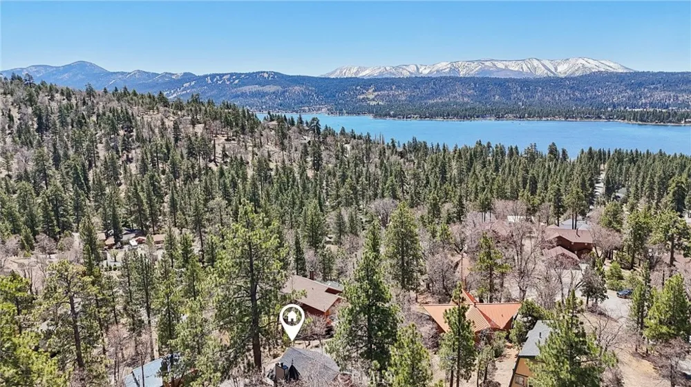 1179 Ridge Road Fawnskin, CA 92333