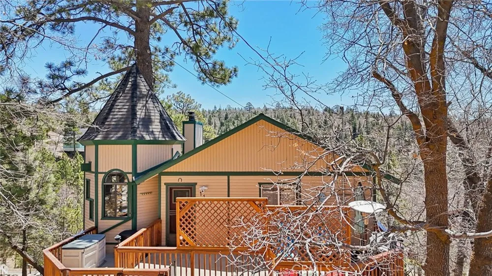 1179 Ridge Road Fawnskin, CA 92333
