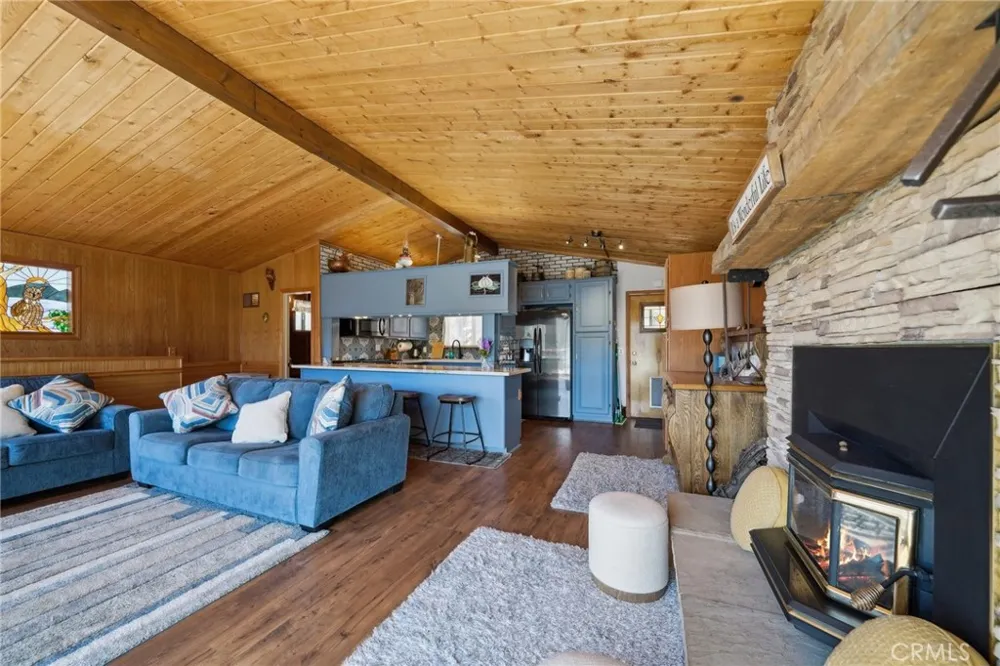 1179 Ridge Road Fawnskin, CA 92333